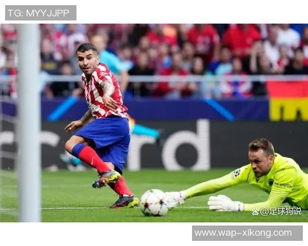 菲利克斯禁区内华丽舞动1对4轻巧挑射完美入网