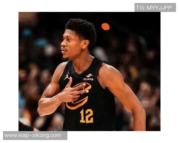 亨特上半场表现出色6投5中轻松斩获12分6篮板1助攻1抢断