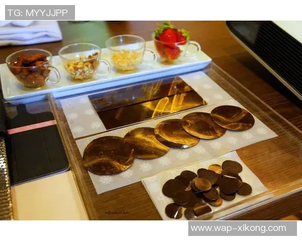 女友甜蜜发合照庆祝布朗尼21岁生日布朗尼感动转发感谢宝贝