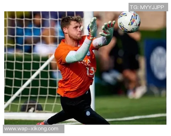 尤文图斯官方宣布卡巴尔右大腿肌肉受伤需两周后复查恢复情况