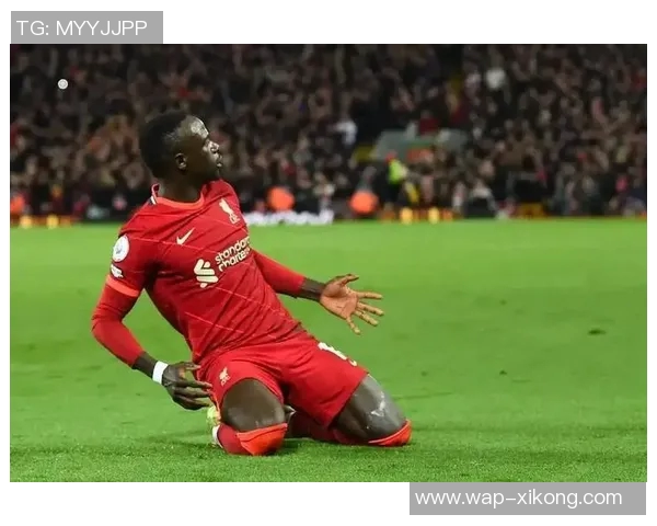 17岁塞内加尔中场达博试训曼联表现出色引发关注