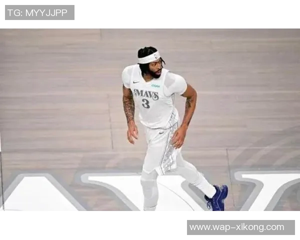 浓眉首节表现稳健6分4板1助助力球队中规中矩展现实力