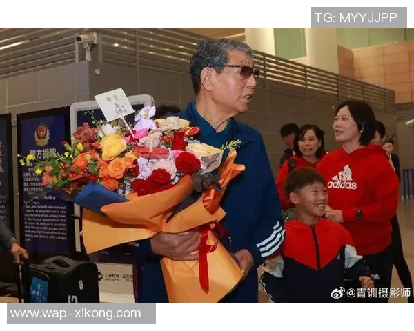 徐根宝高龄仍陪伴U20球员为他们付出辛劳感动球员心声