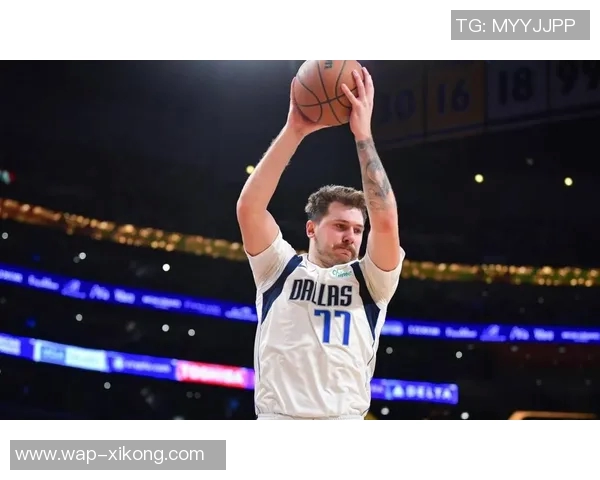 东契奇称赞海斯在挡拆配合中总能精准找到最佳接应位置